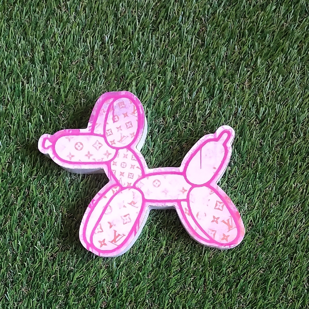 LV Pink Balloon Dog Display - Picture 3 of 4